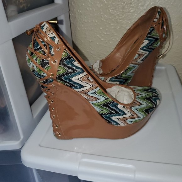 Wedge - Picture 3 of 3